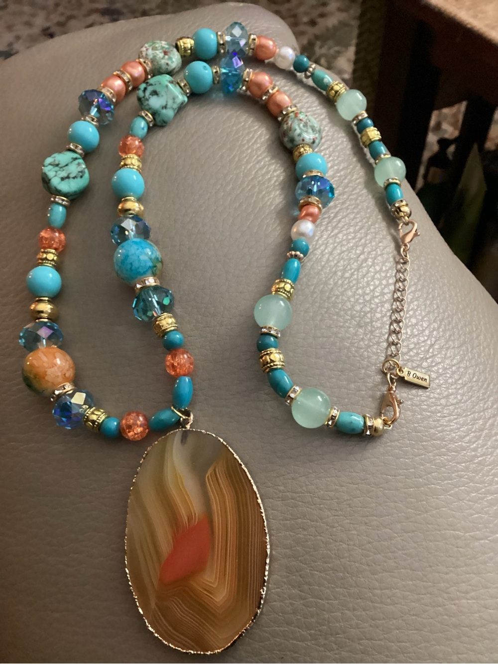 Artisan long beaded necklace with a banded agate orange pendant - Picture 7 of 12
